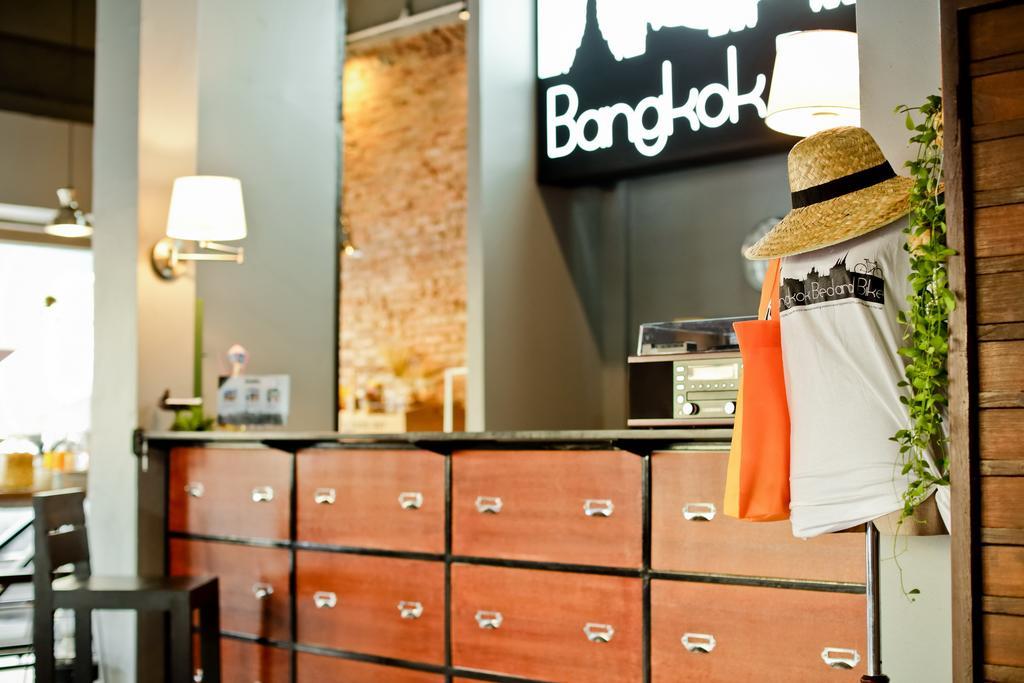 Хостел Bangkok Bed And Bike Экстерьер фото