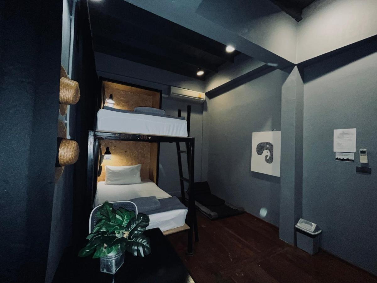 Хостел Bangkok Bed And Bike Экстерьер фото