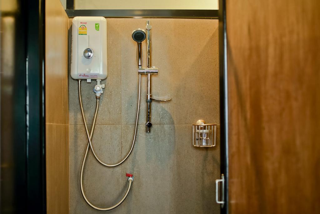 Хостел Bangkok Bed And Bike Экстерьер фото