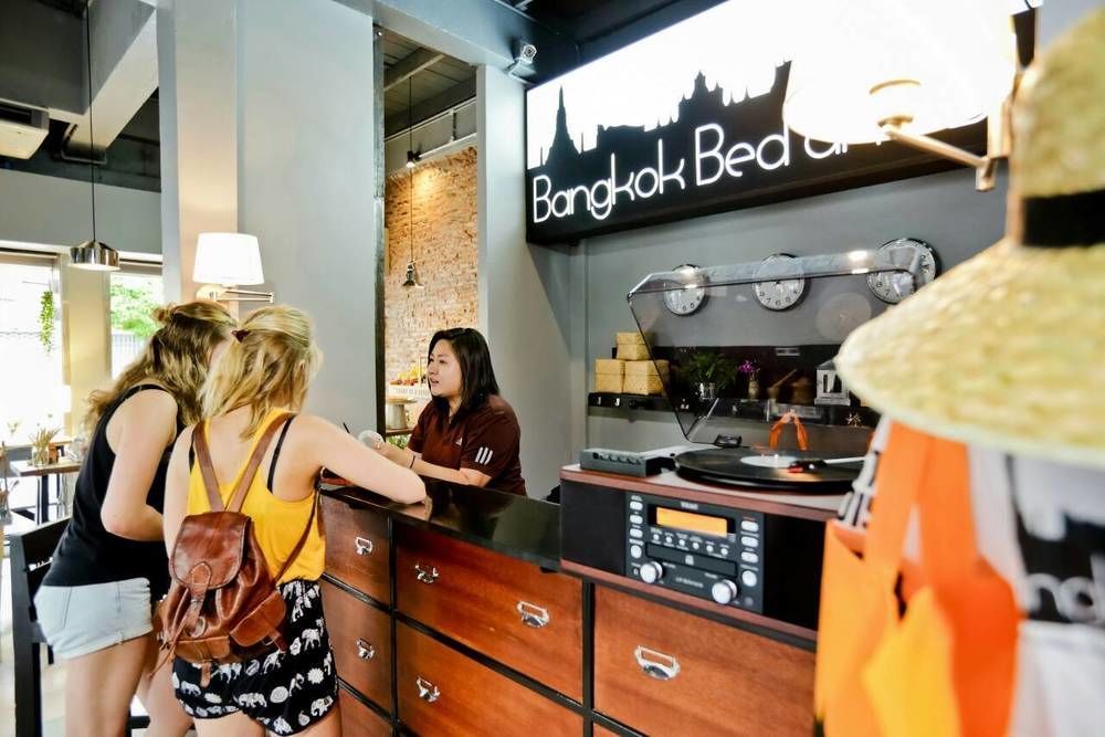 Хостел Bangkok Bed And Bike Экстерьер фото
